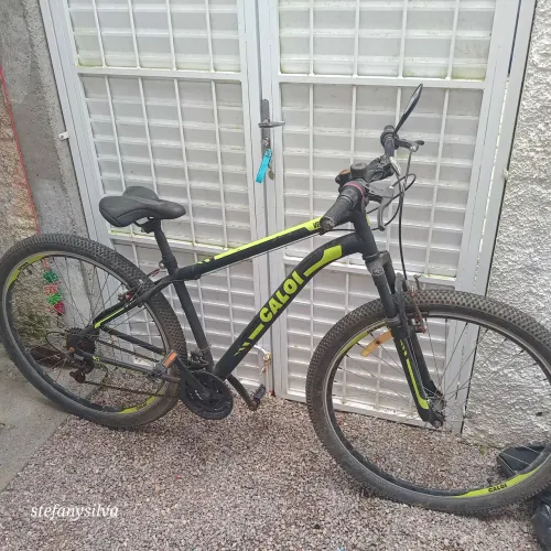 Vendo bicicleta caloi Velox aro 29 21 marchas bem pouco uso .