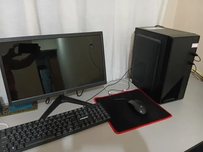 Computador completo esta na garantia, ( nao acompanha o mouse)