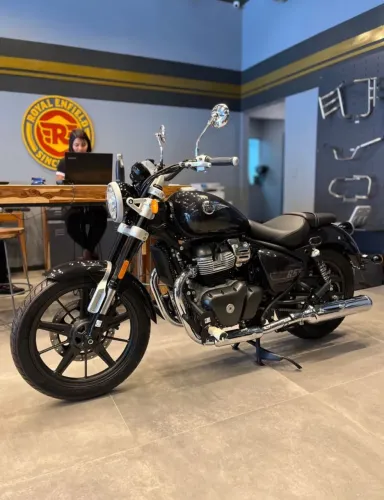 ROYAL ENFIELD SUPER METEOR 650 ASTRAL BLACK 2026 0KM
