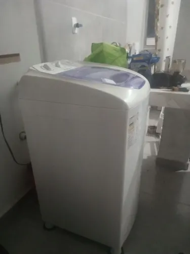 Máquina de lavar semi nova