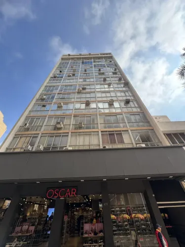 03 Salas Comercial Juntas + Recepção -  02 Banheiros - Elevador - Centro - Edifício Banco 
