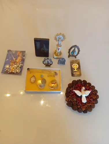 Lote de antigos religiosos