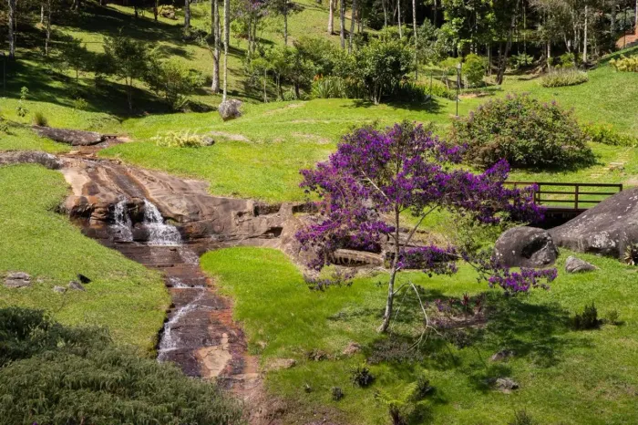 Terrenos na região de Pedra Azul - Pagamento em até 48x