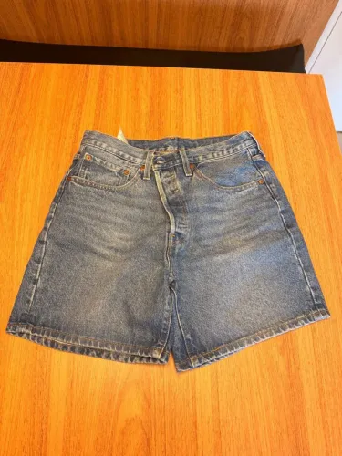 Bermuda feminino da Levis