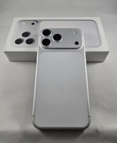 iPhone 17 pro prata
