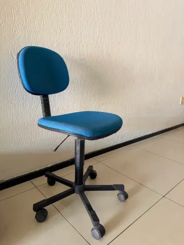 Cadeira de escritório giratória