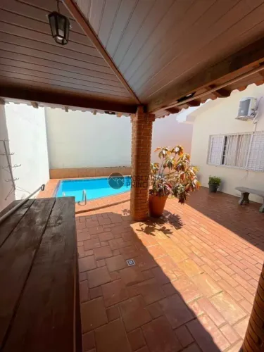 VENDO - CASA CONDOMÍNIO