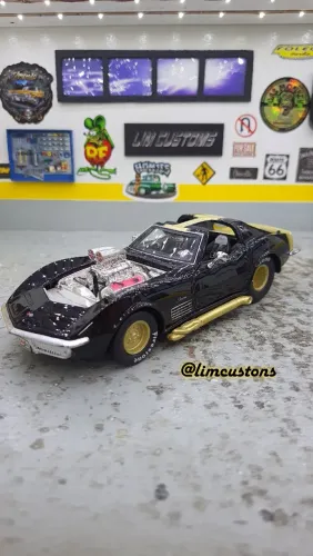 Miniatura coleção 1:24 - Corvette Stingray 1970 Blower