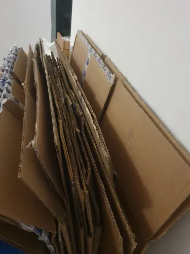 Caixa de papelão grossa