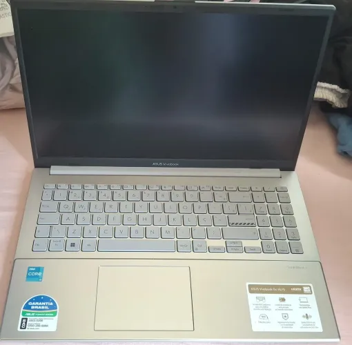 Notebook impecável, sem marcas de uso