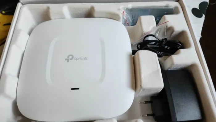 Roteador TP-link EAP245 Omada na caixa