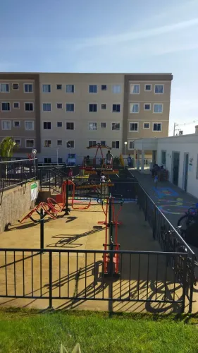 Ótimo Apartamento de 1º andar em condomínio fechado com completa infra estrutura próximo d