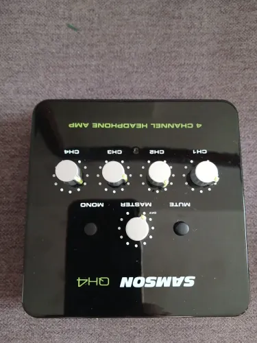 Amplificador de fones Samson  QH4