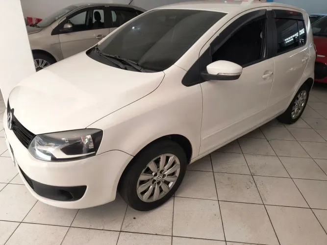 Volkswagen Fox 1.0 MI Total Flex 8V 5P 2014