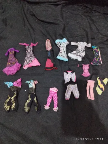 Roupas para bonecas Monster High ESCOLHA A SUA E ME  NO MESSENGER 