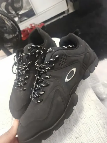 Tênis Oakley