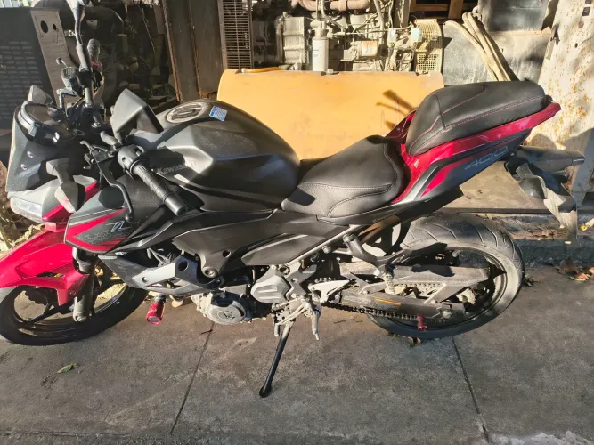 Kawasaki Z400 2021