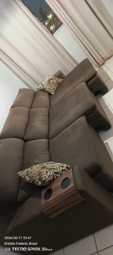 Sofá retrátil e reclinável