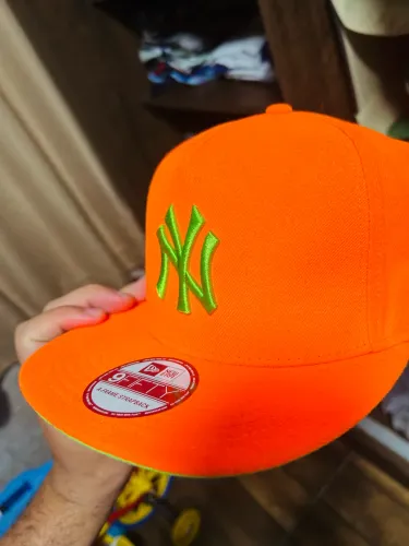 Bonés new era