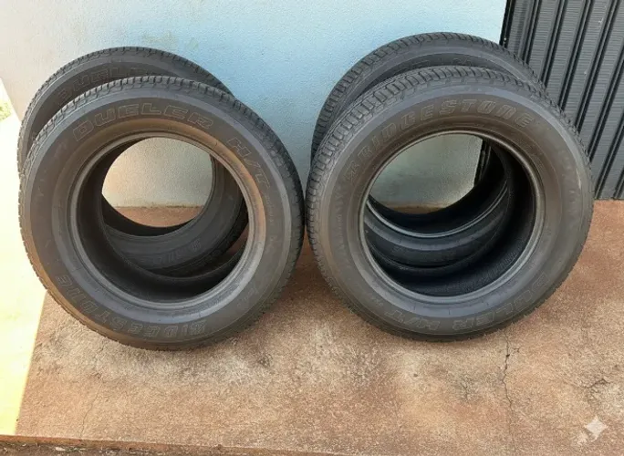 4 Pneus Bridgestone Dueler H/T - 265/60R18