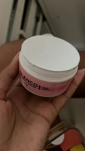 Gel any Love novo fechado e postiça por 50,00 os dois