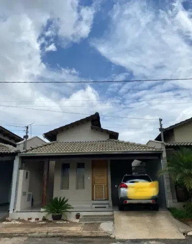 Casa de Condomínio com 3/4 Com Armários