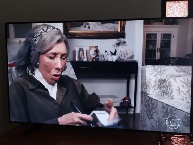 Smart tv QLED 55 Polegadas Semi Nova