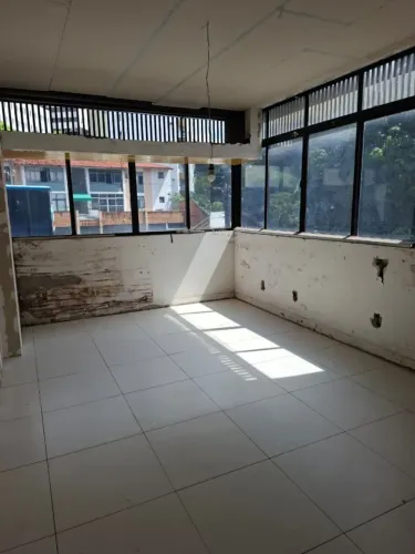 SALAS A VENDA NO CENTRO MEDICO CENTENARIO