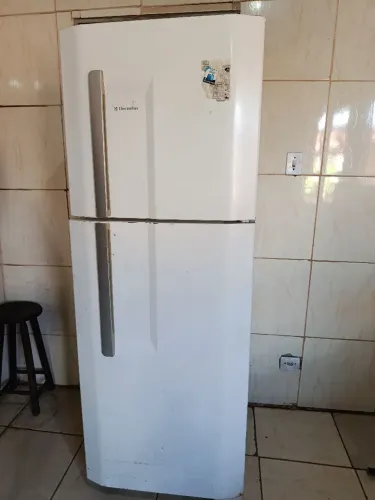 Geladeira Eletrolux 460 litros