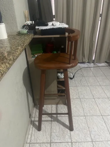 2 bancos de madeira
