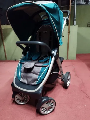 Carrinho de bebê Chicco Bravo 