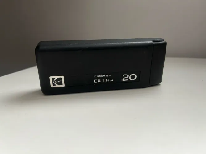 Câmera analógica Kodak para decoração 