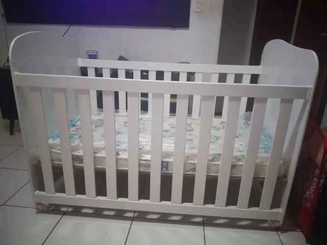 Vende-Se Berço com Colchão BARATINHO 