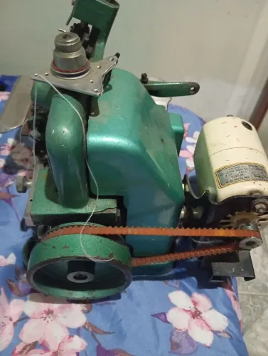 Máquina overloque