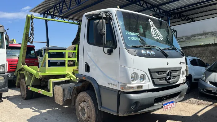 Caminhão poliguindaste troco por munck
