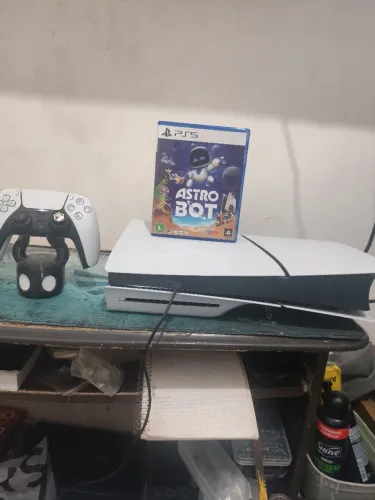 PS5 slim + jogo físico astrobot