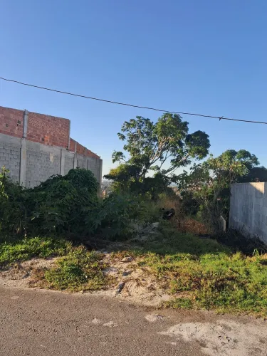 Lindo terreno com bela vista para o Mar e lagoa