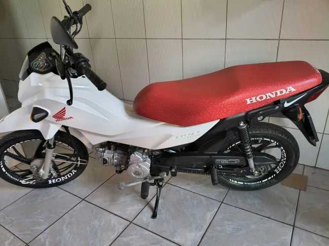 Vendo pop 110i praticamente nova.