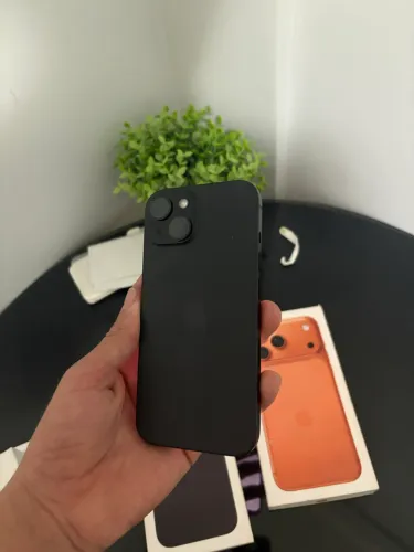 IPHONE 15 top