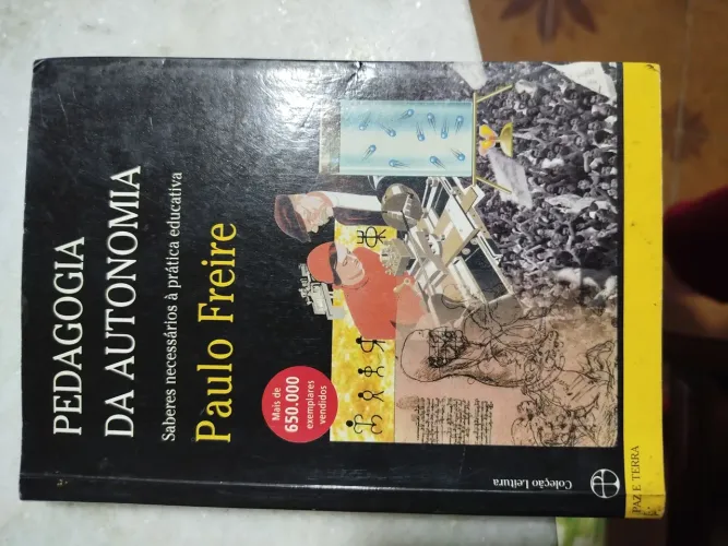 Livro Pedagogia da autonomia 