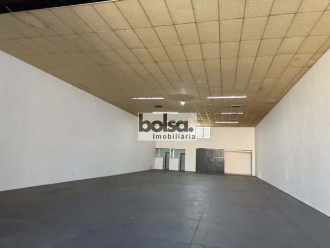 Galpão para aluguel com 450 m² em Núcleo Residencial Presidente Geisel, Bauru - SP