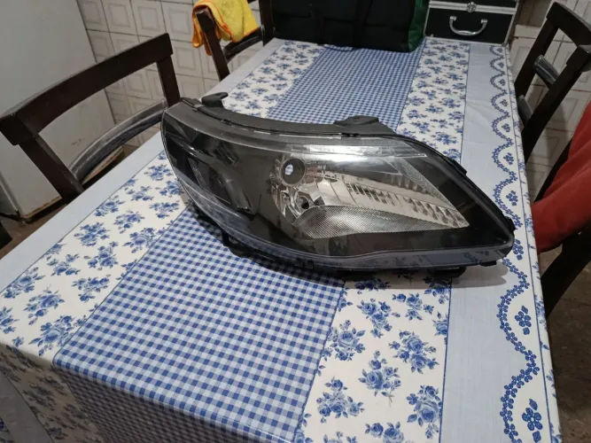 Farol gol g5 foco simples lado direito mascara negra