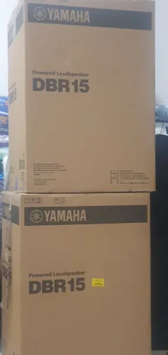 Par Yamaha DBR15 caixas ativas novas