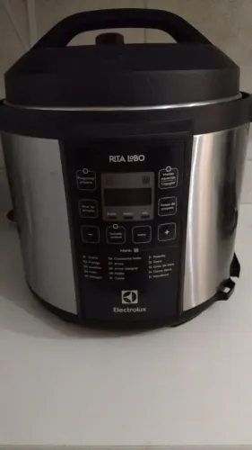 Vendo panela elétrica de pressão Electrolux Rita Lobo 6 litros 
