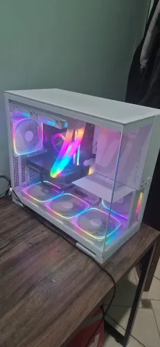 PC Gamer (Ryzen 7 5700X + RTX 5060 Ti 16GB Vram)