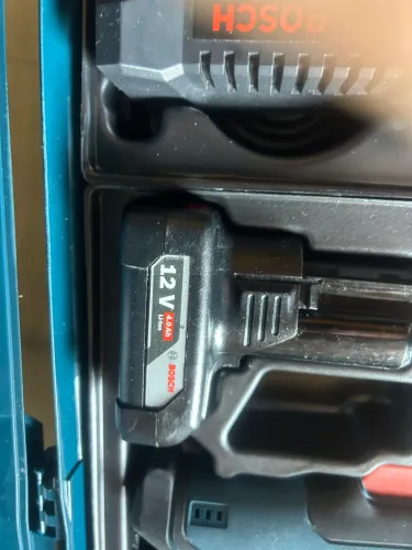 Furadeira e parafusadeira Bosch