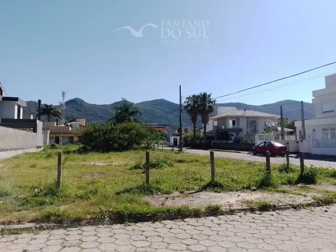 Terreno á venda com 560m² - Balneário dos Açores Pantano do Sul - Florianópolis