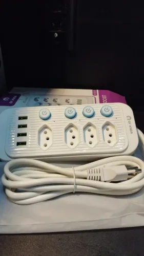Extensão 4 tomadas 4 usb