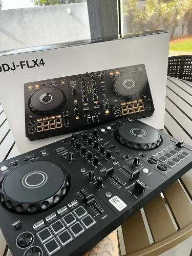Controladora DDJ-FLX4 Preta