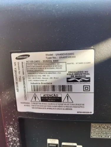 Vendo tv Samsung n 40  tela quebrada tirar peça placa boa